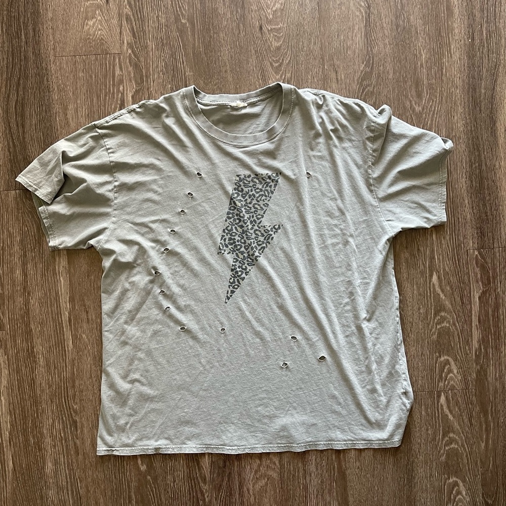 Easel Oversized Tshirt with distressing